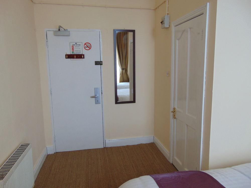 Rock Hotel Dublin Exterior photo